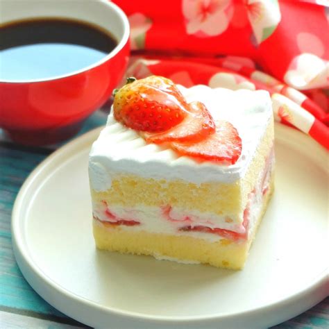 Strawberry Shortcake Cake Lovefoodies