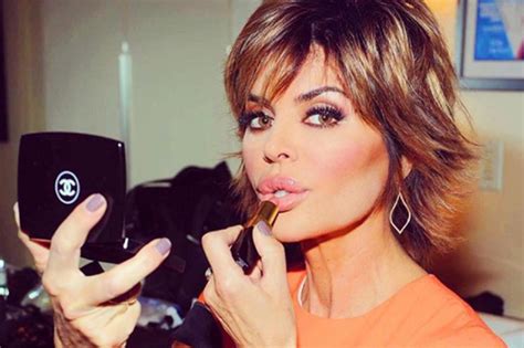 Lisa Rinna Lance Officiellement La Ligne De Rouge à Lèvres Rinna Beauty