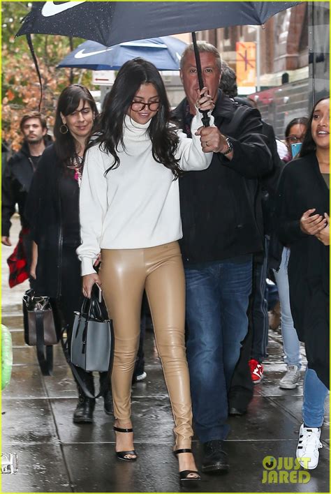 Music and models collided at the 20th annual victoria's secret fashion show, which was taped at the lexington avenue this year's extravaganza included dazzling lingerie displays—from fireworks to '60s boho—and musical performances from the weeknd, selena gomez, and ellie goulding. Selena Gomez Wears Two Chic Leather Outfits Before ...