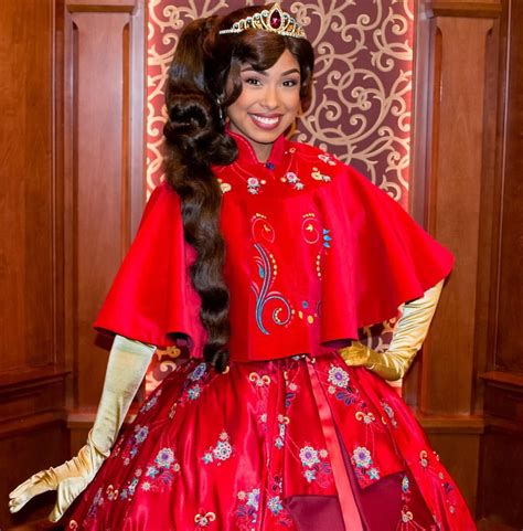 Pin By Kelly On Disney Face Characters Princess Elena Of Avalor