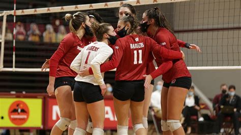 1 Wisconsin Womens Volleyball Team Loses To 4 Texas In Final Four Wkty