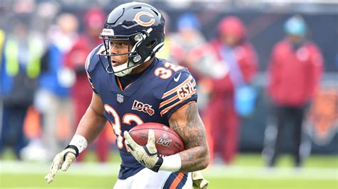 5 Chicago Bears Offensive Players To Watch In Training Camp Including