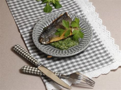 Filet domble chevalier à la crème de mâche épinards