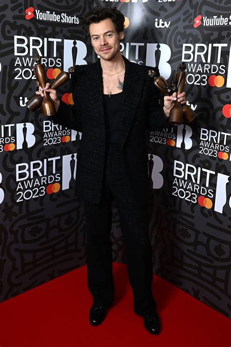 Brit Awards 2023 Harry Styles Best Moments Stylish Outfits Us Weekly