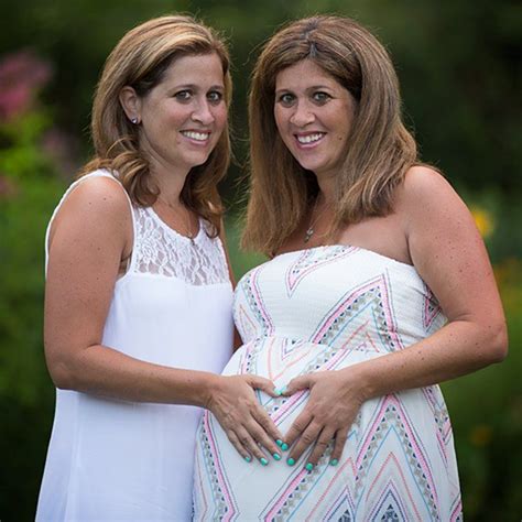 The Reason This Heartwarming Story Of Twin Love Is Going Viral Twins Fashion Identical Twins