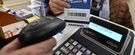 Si può vincere partecipando gratuitamente con piccoli gesti quotidiani. Lotteria degli scontrini, a Firenze commercianti in ...
