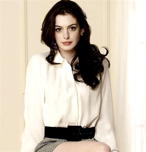 Anne hathaway, or annie, as her fans call her, has a slim tall figure, long shining hair, incredibly big eyes and dense eyelashes. Anne Hathaway Height and Weight Stats - PK Baseline- How ...