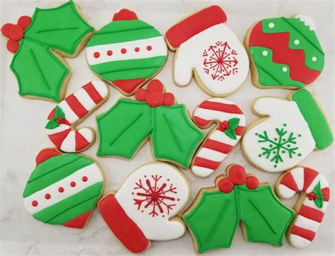 Find plenty of clever cookie decorating ideas to make your christmas cookies stand out from the rest. Season's Greetings Christmas Sugar Cookies | Christmas ...