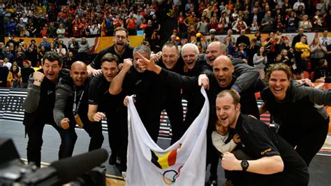 Onmisbaar voor elke groot gezin met veel afspraken. Preselectie Belgian Cats voor Portugal en Oekraïne ...