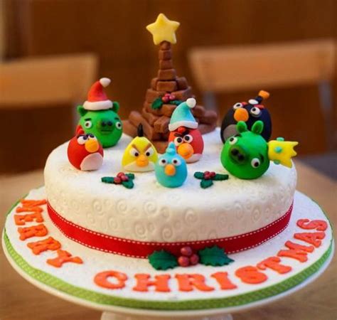 The whole thing is topped with white and dark chocolate curls and maraschino cherries for a spectacular presentation. Awesome Christmas Cake Decorating Ideas - family holiday ...