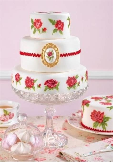 Wedding Cupcakes Red And White Wedding Cake 2054470 Weddbook