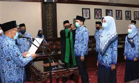 See more of madura property on facebook. Pengambilan Sumpah 349 PNS Sumenep 'via Video Conference ...