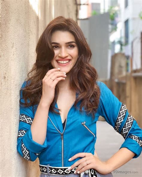 Kriti Sanon Hot Hd Photos And Wallpapers For Mobile 1080p 36070