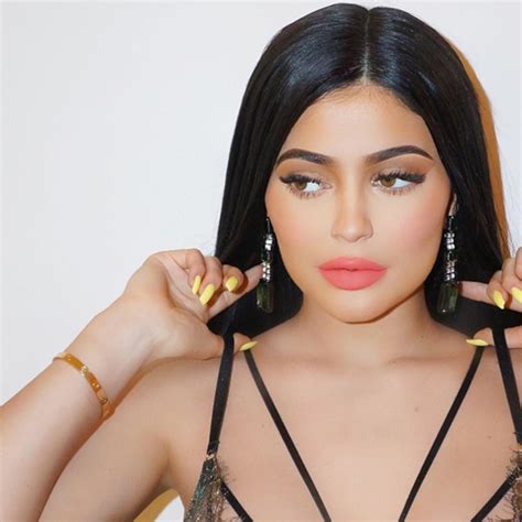 Why Kim Kardashian Is The Reigning Beauty Queen—sorry Kylie E Online