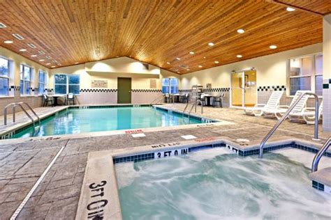 Diğer web siteleri bu otel için daha iyi bir fiyata sahip olabilir! Country Inn & Suites By Carlson, Harrisburg Northeast ...