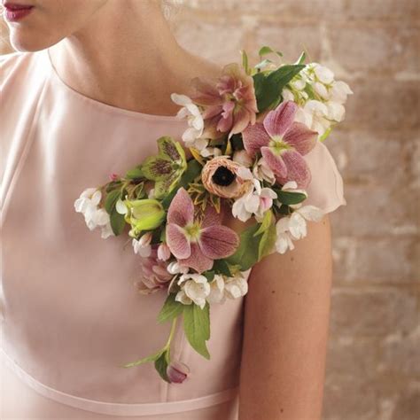 Sometimes the groom may seat the mother of the bride. Corsage Flower Creations: Classic, Modern and Wrist ...