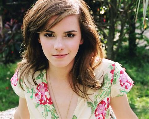 Emma Watson Wallpapers Top Free Emma Watson Backgrounds Wallpaperaccess