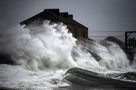 Storm Hannah Barrels Into Ireland Leaving Thousands Of Homes Without