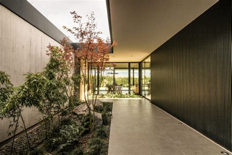 Courtyards In Architecture Bringing Outside In Frankfranco Architects