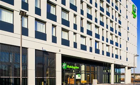 Bathrooms include baths or showers. Frankfurt, Germany Hotel Photos - Holiday Inn Frankfurt ...