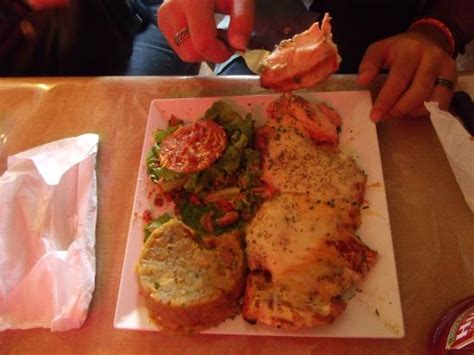 Pechugas de pollo sal pimienta harina de todo uso 2 huevos leche entera pan viejo apio oregano tomillo perejil laurel cualquier otra hierva. pechuga a la milanesa - Picture of La Vecindad Del Chavo ...