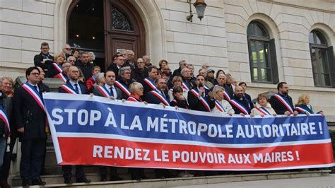 M Tropole De Lyon La Droite R Active La Fronde Des Maires