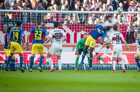 Und die zweitplatzierten leipziger kassierten in dieser saison bislang erst. VfB Stuttgart gegen RB Leipzig: Markus Weinzierl nach ...
