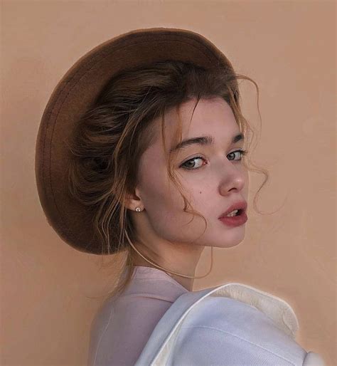 This art tutorial will not only show you. @girlssskiss | Portrait photography, Portrait, Aesthetic girl