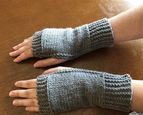 I Knit Some Hand Warmers To Use At Work Pattern On Ravelry Easy