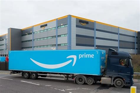 Amazon Warehouses Last Mile Truck Delivery Methods Explained