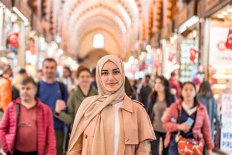 What To Wear In Istanbul In Each Season Women S Packing List Sofia