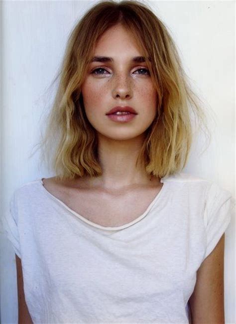 Shoulder Length Blunt Bob Hairstyle Without Bangs Women