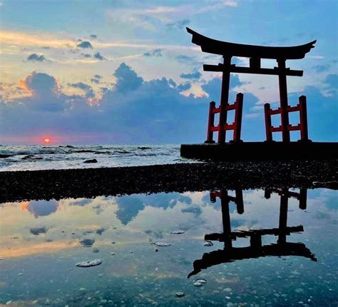 Torii Floating On The Sea 海上に浮かぶ鳥居 日本 Japan 絶景 Superbview Travel