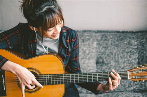 Tuto Pour Jouer De La Guitare - Techniques pour apprendre seul à jouer à la guitare - musee