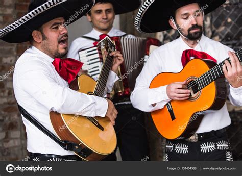 Mexican Musicians In The Studio — Stock Photo © Scharfsinn 131404388