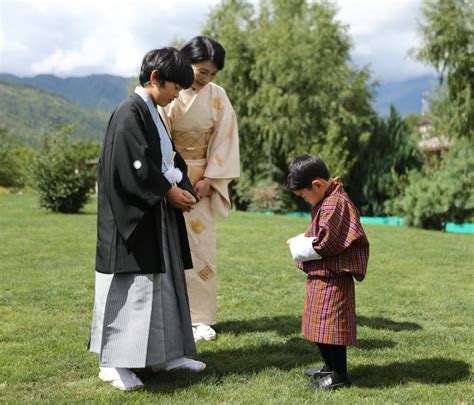 Many of prince hisahito of akishino's fan wants to know that how tall is prince hisahito of akishino? Japan's Prince Hisahito in Bhutan - Tashi Yoekar