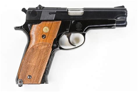 Bid Now Smith And Wesson Model 59 9mm Semi Automatic Pistol Invalid