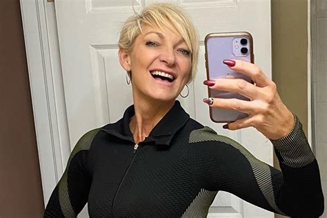 Bodybuilder Grandma Hits Back At Trolls By Posting Sexy Selfies — No