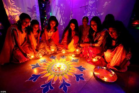 Going With A Bang Firework Displays Mark Diwali As Hindus Celebrate Festival Of Lights Daily