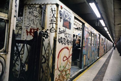 Nyc Subway Train 1980s Nyc Subway New York Subway Street Art Graffiti