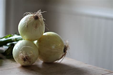 Tired of crying when cutting onions? Here's how and why! | ePosts ...
