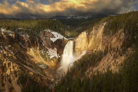 10 Fantastic Facts About Yellowstone National Park