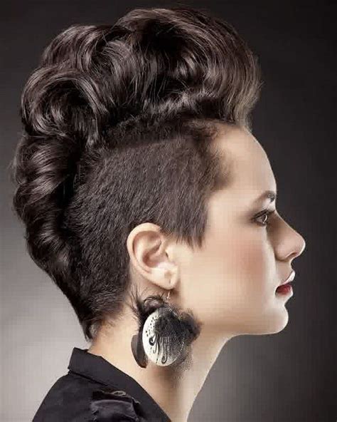 20 Mohawk Hairstyles For Woman Short Punk Hair Mohawk Hairstyles Mohawk Hairstyles For Women