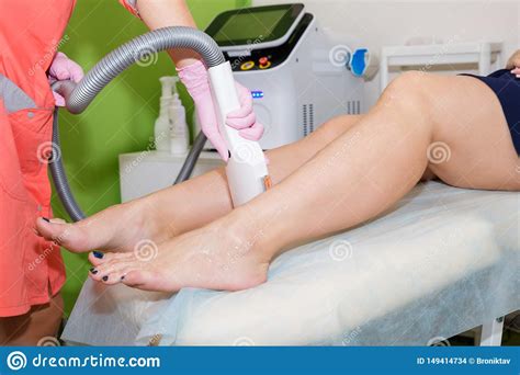 Laser hair removal is one of the most commonly done cosmetic procedures in the u.s. The Procedure For Removing Hair On The Legs With Laser ...