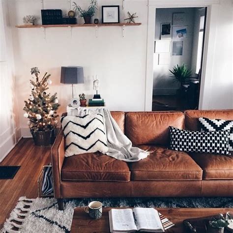 Jul 03, 2017 · 3. leather couch + moroccan rug | Brown living room, Room ...