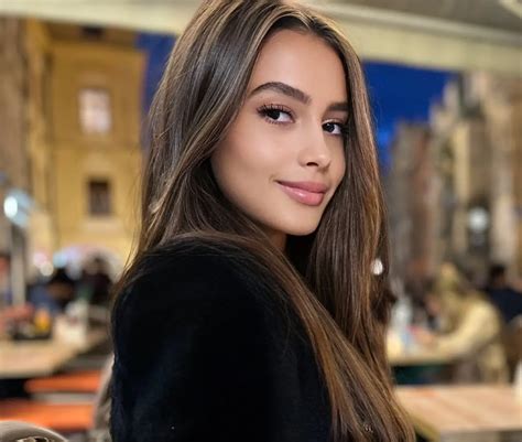 Vanessa Alessia Model Biography Age Height Net Worth Bioofy