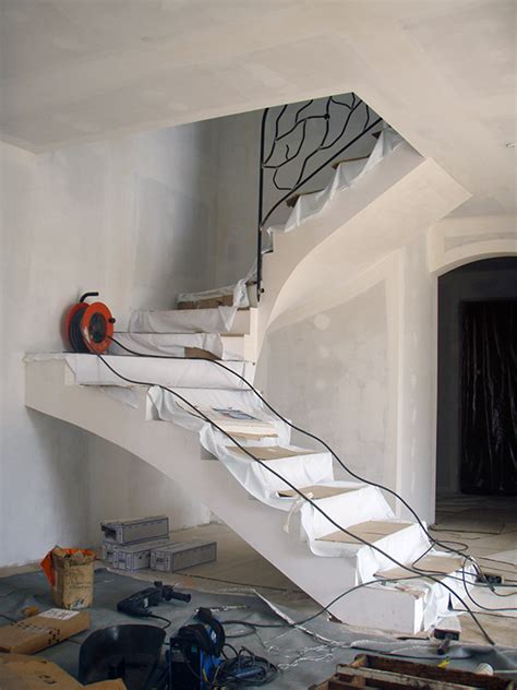 Olivier de cartin est ferronnier d'art à son compte depuis maintenant 4 ans. rampe-rambarde-escalier-soudure-oraison-forge-beau ...