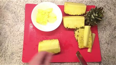 Easy And Quick Way To Cut A Pineapple Instructions Youtube