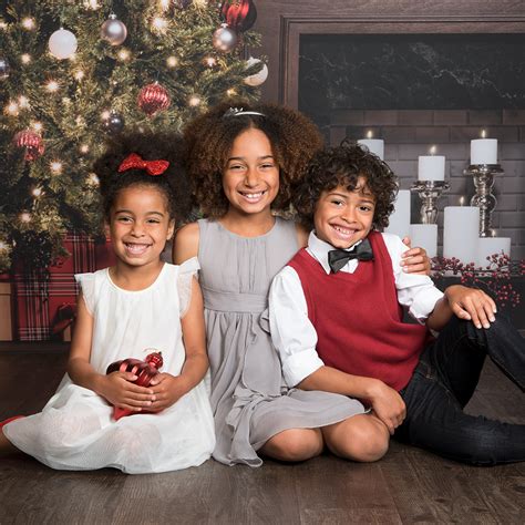 Capture An Image Worthy Of The Christmas Card With A Fun Photography