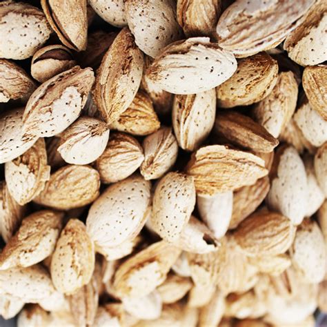 Loose Almonds In Shell 1kg Speengharfoods
